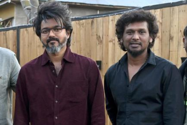 விஜய்யை கிண்டல் செய்த இயக்குனர் ராஜமௌலி.. கடும் கோபத்தில் விஜய் ரசிகர்கள் | Director Rajamouli Teased Vijay And His Film