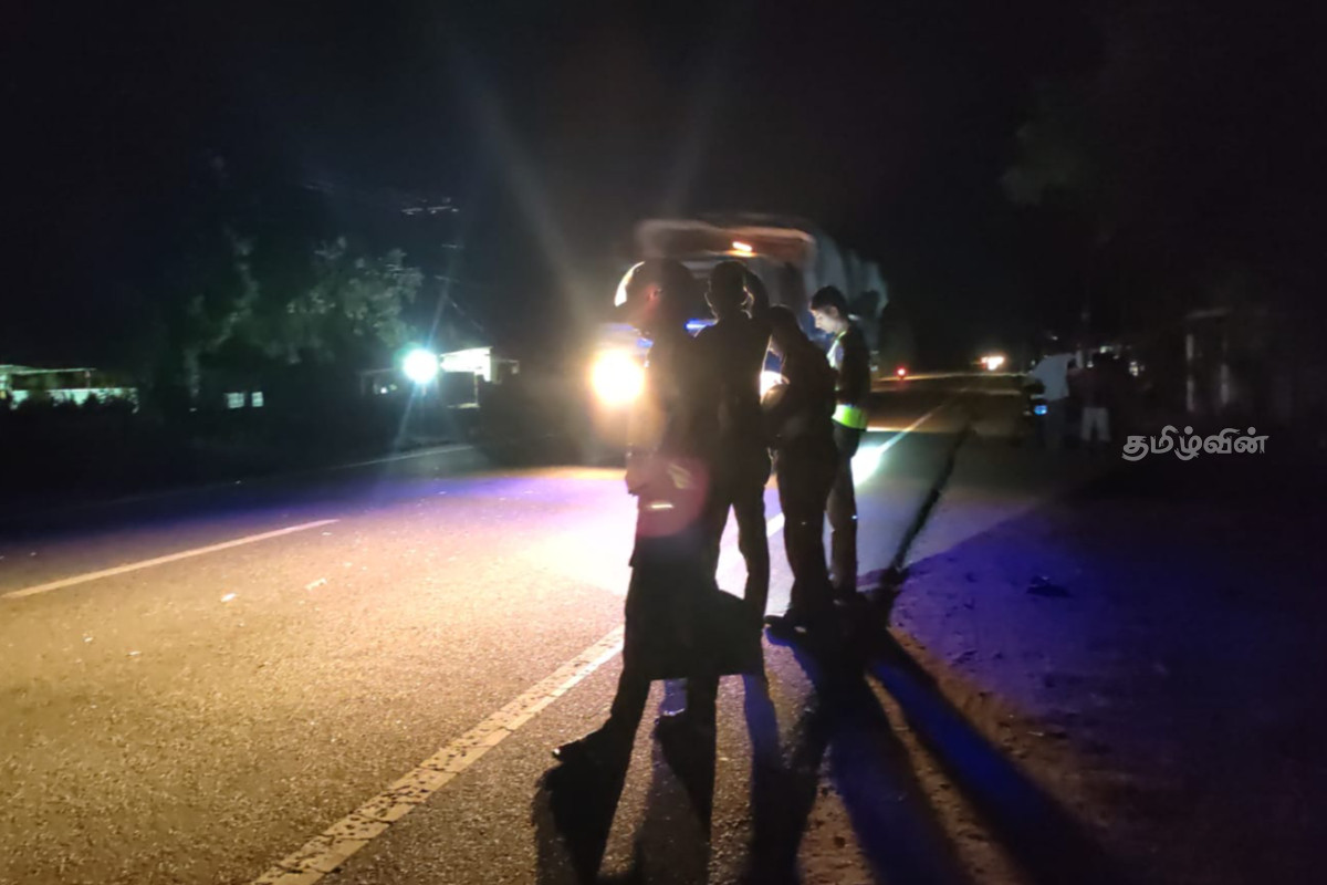 வீதியை கடக்க முற்பட்டவருக்கு நேர்ந்த கதி | Man Dies Accident A9 Road Near Paranthan Junction