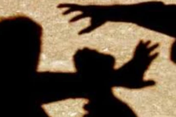 දුම්රිය ස්ථානයකට මැර ප්‍රහාරයක්.