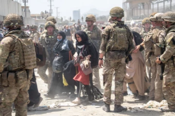 தப்பிச்சுருங்க.. விமான நிலையத்தில் தீவிரவாதிகள் தாக்குதல் நடத்த திட்டம்! பிரித்தானியா அமைச்சர் எச்சரிக்கை