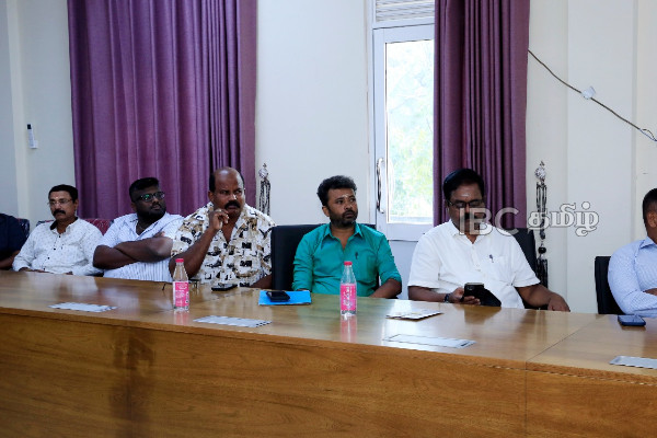 ஒடுக்குமுறைக்கு எதிராக உங்களுடன் எப்போதும் இருக்கிறேன் - சிங்கள எழுத்தாளர் நெகிழ்ச்சி | Always With You Against Oppression Sinhala Writer