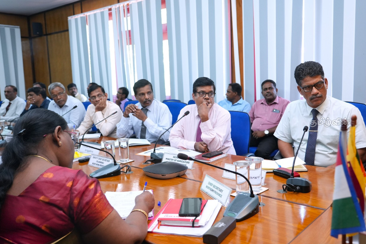 வடக்கில் அடிப்படை அபிவிருத்தி நடவடிக்கை தொடர்பில் மீளாய்வு கூட்டம் | Review Meeting On Basic Development