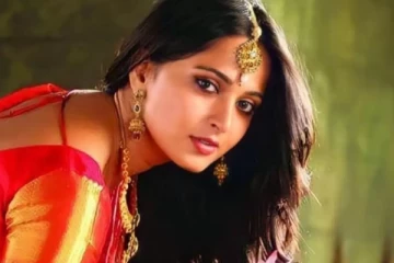 நடிகை அனுஷ்காவா இது? சிறுவயதில் எவ்ளோ கியூட்டாக இருந்திருக்கிறார் என்று பாருங்கள்