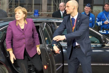 அதிபர் பதவியிலிருந்து வெளியேறிய பிறகு மாதம் மாதம் அரசிடமிருந்து பெரிய தொகையை பெறவிருக்கும் மெர்க்கல்! எவ்வளவு தெரியுமா?