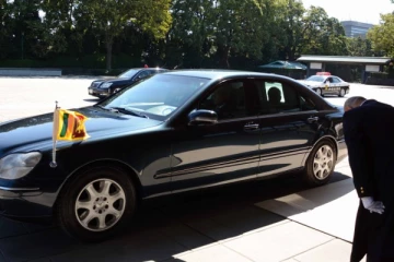 2 ஆயிரம் உத்தியோகபூர்வ அரச வாகனங்கள் தொடர்பில் பகீர் அறிக்கை