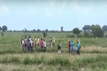 அரச அதிகாரிகளுக்கும், விவசாயிகளுக்கும் இடையே மோதல்