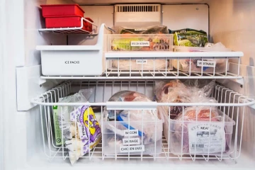 மறந்தும் கூட இந்த பொருட்களை ஃபிரீஸரில் வைக்காதீங்க! ஆபத்தை ஏற்படுத்துமாம்