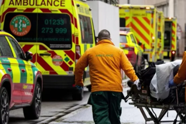 பிரித்தானியாவில் தீவிரமடைந்து வரும் வைரஸ்.. விடுக்கப்பட்டுள்ள எச்சரிக்கை! | Uk Doctors Warn Of Invisible Enemy Super Flu பிரித்தானியாவில் தீவிரமடைந்து வரும் வைரஸ்.. விடுக்கப்பட்டுள்ள எச்சரிக்கை! | Uk Doctors Warn Of Invisible Enemy Super Flu