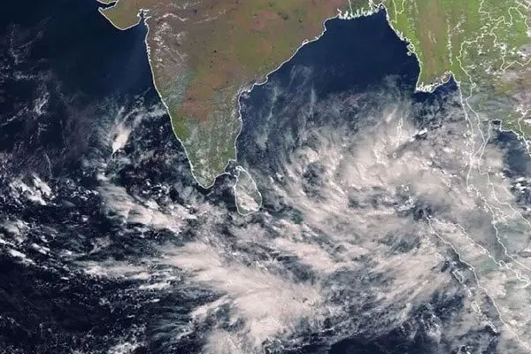 உருவானது குறைந்த காற்றழுத்த தாழ்வு பகுதி! மக்களுக்கு வெளியான முன்னறிவிப்பு | Low Pressure Area Formed Weather Report In Tamil உருவானது குறைந்த காற்றழுத்த தாழ்வு பகுதி! மக்களுக்கு வெளியான முன்னறிவிப்பு | Low Pressure Area Formed Weather Report In Tamil