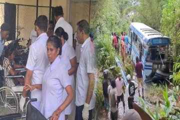 ஹட்டனில் பேருந்து கவிழ்ந்து கோர விபத்து! ஒருவர் பலி என தகவல்.. பலர் கவலைக்கிடம்