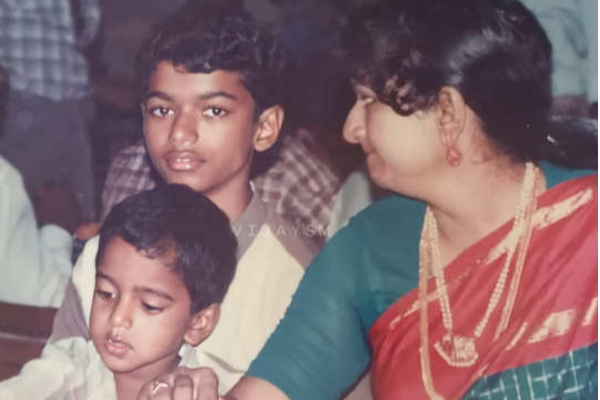 தளபதி விஜய் பிறந்தநாள் ஸ்பெஷல்  - டுவிட்டரில் தெறிக்க விட்ட ரசிகர்கள் | Cinema