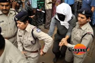 වඳින්නයි දේවාලේ ගියේ...සැමියා ගසක බැඳ බිරිඳව සමුහ දූෂණය කරයි.