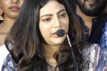 அவமானப்படுத்திய இயக்குனர்!! மேடையில் கடுப்பாகி வெளியேறிய நடிகை சாய் பிரியா..