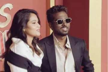 ப்ரியா - அட்லீ ஜோடியாக இருக்கும் ட்ரெண்டி ஸ்டில்ஸ்.. ஆளே மாறிட்டாங்களே!