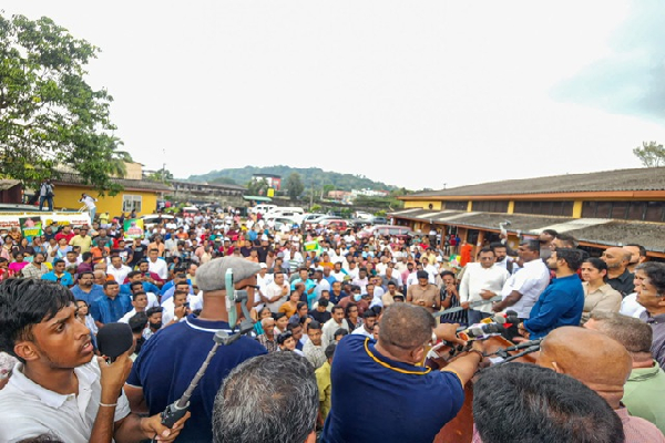 ஏட்டிக்கு போட்டியாக ஆளும், எதிர்க்கட்சிகள் ஆர்ப்பாட்டம் | Matugama Protests By Government And Opposition ஏட்டிக்கு போட்டியாக ஆளும், எதிர்க்கட்சிகள் ஆர்ப்பாட்டம் | Matugama Protests By Government And Opposition