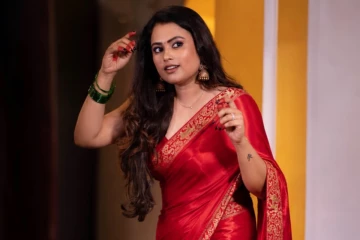 சிவப்பு நிற சேலையில் நடிகை ஃபரினாவின் அசத்தல் போட்டோஷூட்