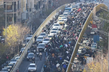 3 நாட்கள் கெடு கொடுத்த ஈரான் அரசு ; தீவிரமடையும் போராட்டக்களம்