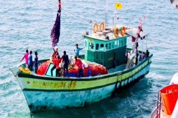 ஈரான் சிறையில் அவதிப்பட்டுவரும் 9 தமிழக மீனவர்கள்! ஏமாற்றிவரும் வழக்கறிஞர்; இந்திய அரசாங்கத்தின் உதவியை நாடும் குடும்பத்தினர்