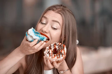 காலையில் எழுந்ததுமே வெறும் வயிற்றில் இந்த உணவுகளை சாப்பிடாதீங்க