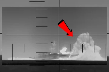 இலங்கை அருகே அமெரிக்கா தாக்கியழித்த ஈரானிய போர்க்கப்பல்! வெளியான பகீர் காணொளி