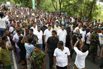 முடியாட்சி தருவதாகச் சொன்னாலும் ராஜபக்சக்களுடன் சேரவேமாட்டேன்! - சஜித் உறுதி