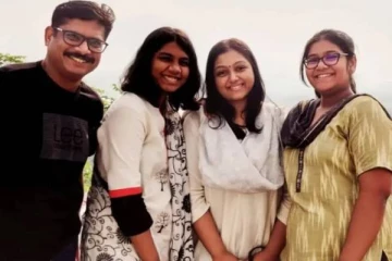 தனது குடும்பத்தினர் மற்றும் பிரபலங்களுடன் மனோஜ் பாரதிராஜா எடுத்த போட்டோஸ்