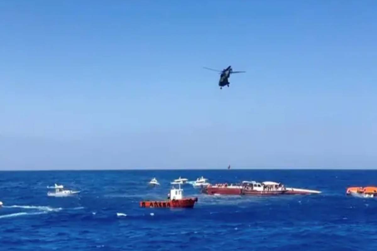 சைப்ரஸ் அருகே கவிழ்ந்த பயணிகள் கப்பல் ; 7 பேர் பலி | Passenger Ship Capsizes Near Cyprus 7 Dead