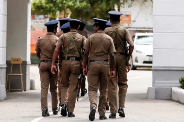 சிறிலங்கா இராணுவ அதிகாரி உட்பட நால்வர் அதிரடி கைது