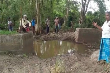 உடைக்கப்பட்ட அணைக்கட்டை நிர்மாணித்து தருமாறு கோரிக்கை