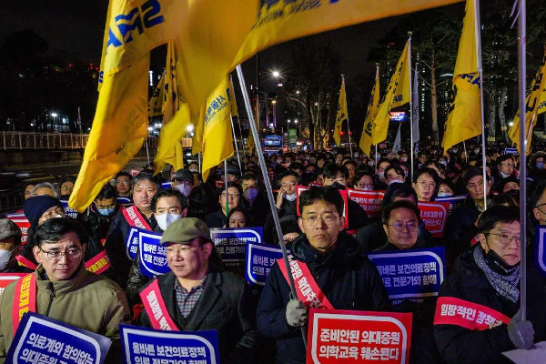 1,600க்கும் அதிகமான பயிற்சி வைத்தியர்கள் இராஜினாமா | More 1 600 Practicing Doctors South Korea Resign