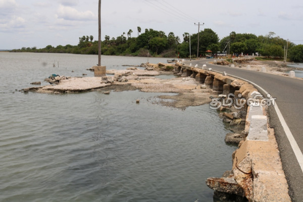 முல்லைத்தீவு-வட்டுவாகல் பாலத்தினை புணரமைத்து தருமாறு கோரிக்கை(Photos) | Action To Restore Vattuwagal Bridge