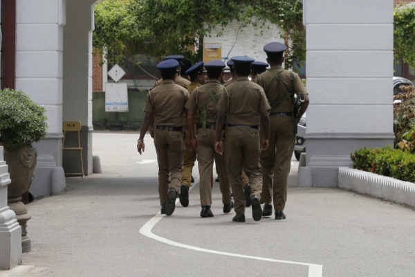 விகாரையில் இருந்து பொலிஸாருக்கு பறந்த அழைப்பு | A Call To The Police From The Vkara Robbery