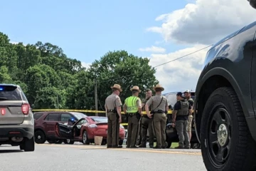 அமெரிக்கா துப்பாக்கி சூட்டில் 2 பெண்கள் உள்பட 3 பேர் பலி