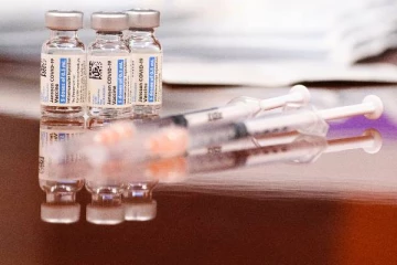 பிரபல நிறுவனத்தின் கொரோனா தடுப்பூசிக்கு கட்டுப்பாடு: ஆபத்தில் முடியும் என எச்சரிக்கை