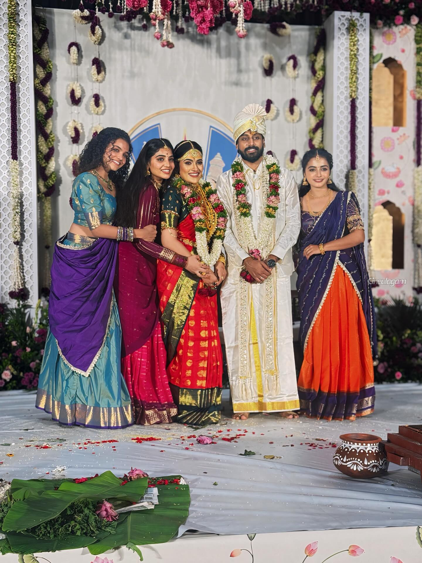 செல்லம்மா சீரியல் நடிகைக்கு திருமணம் முடிந்தது! புகைப்படங்கள் இதோ 2 Gallery