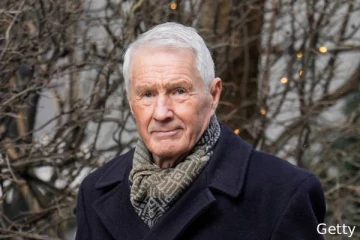 எப்ஸ்டீன் கோப்புகளில் பெயர் இடம்பெற்றதால் நாடொன்றின் முன்னாள் பிரதமர் எடுத்த அதிர்ச்சி முடிவு