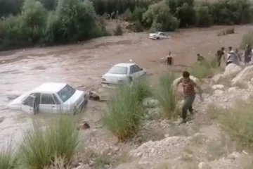 திடீர் வெள்ளம்... 22 பேருக்கு நேர்ந்த சோகம்! வெளிநாடொன்றில் அதிர்ச்சி சம்பவம்