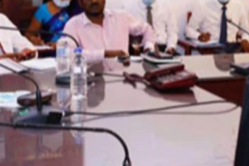 එක් අමාත්යාංශයක් යටතේ ඇති, සියලුම රාජ්ය ආයතනය වල නිවාඩු වහාම ක්රියාත්මක පරිදි අත්හිටුවයි..!