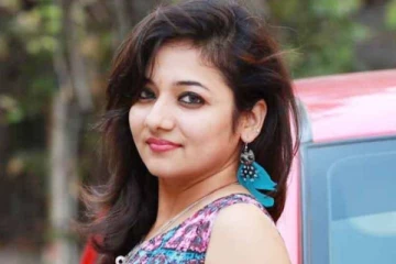 சீரியல் நடிகை பிரியாவிற்கு இவ்வளவு பெரிய மகளா?- அசந்துபோய் பார்க்கும் ரசிகர்கள்