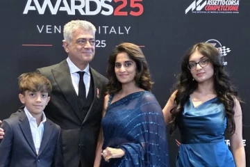 அஜித்துக்கு உயரிய விருது.. குடும்பத்துடன் கலந்துகொண்ட அஜித் புகைப்படங்கள்