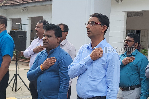 புதிய வருடத்துக்கான கடமைகளை ஆரம்பித்தல் : அரச ஊழியர்கள் சத்திய பிரமாணம் | Start Duties For 2026 Government Servants Oath