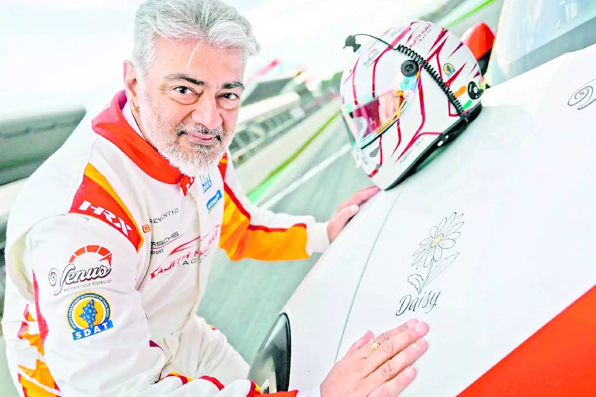 போர் சூழலால் ரத்தான விமான சேவை : துபாயில் சிக்கிய நடிகர் அஜித்! வெளியான தகவல் | Ajith Kumar Safe In Dubai Amid Ongoing Iran Attack போர் சூழலால் ரத்தான விமான சேவை : துபாயில் சிக்கிய நடிகர் அஜித்! வெளியான தகவல் | Ajith Kumar Safe In Dubai Amid Ongoing Iran Attack