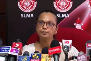රටම කළඹමින් සැක සහිත රෝගීන් 237ක් වාර්තා වෙයි - පාසල් දරුවන්ට විශේෂයි - සෞඛ්‍යයෙන් දිවයිනටම මාර්ගෝපදේශ‍යක් [VIDEO]