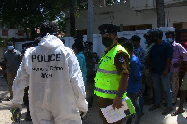 பொது இடமொன்றில் மருமகனின் தாக்குதலில் மாமியார் பலி | Mother In Law Killed In Son In Laws Attack