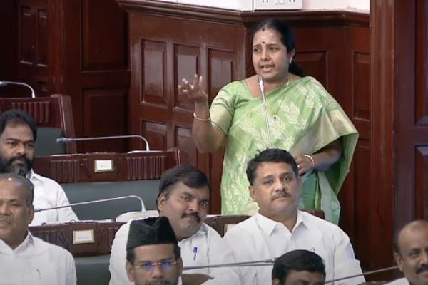 ஆண்கள் வருமானம் குறித்து பேசிய வானதி சீனிவாசன் பேச்சால் சட்டப்பேரவையில் சலசலப்பு..! - தமிழ்நாடு