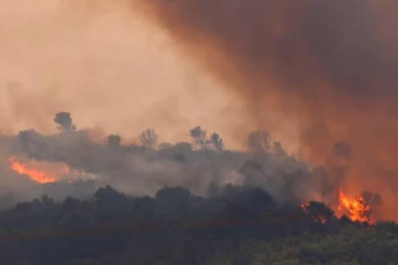 වසර 80කට පසු ප්‍රංශයේ දරුණු ලැව්ගිනි තත්ත්වයක්