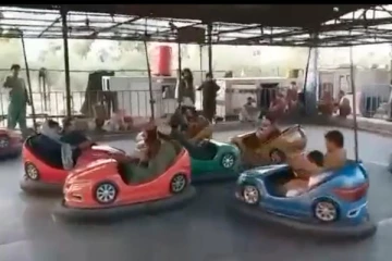 சுடுகாடாகும் ஆப்கானிஸ்தான்- ஜாலியாக ராட்டினம் ஆடி மகிழும் தாலிபான்கள்