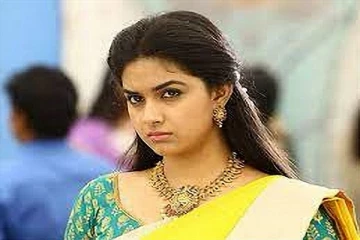 புதிய கெட்டப்பில் நடிகை கீர்த்தி சுரேஷ் வெளியிட்ட புகைப்படம், என்ன இப்படி உள்ளாரே?