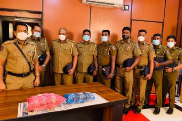 மன்னாரில்   கஞ்சா பொதியுடன் சிக்கிய பாடசாலை மாணவன்!