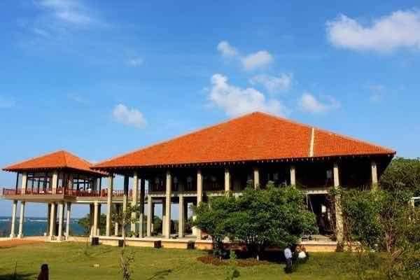 வடக்கில் வரலாற்று சிறப்பு ஆலயங்கள் அழிக்கப்பட்டு ஜனாதிபதிக்கு மாளிகை! | Historical Temples In The North Were Destroyed